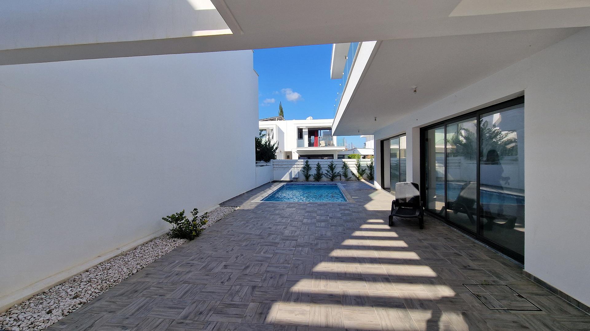 New 3-bedroom villa in Larnaca № 153330: https://dom.com.cy/en/catalog/sale/153330/ (dom.com.cy)