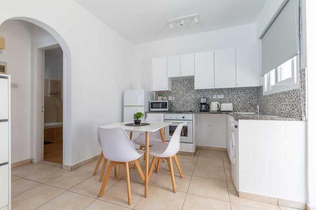 One bed flat in universal: https://www.bazaraki.com/adv/5796411_one-bed-flat-in-universal (www.bazaraki.com)