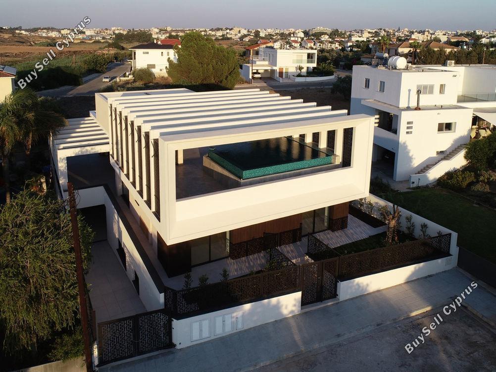 7 Bedroom Detached house for sale in Latsia, Nicosia: https://www.buysellcyprus.com/property-for-sale/nicosia/latsia/7-bed-detached-house-for-sale-latsia-nicosia-1801032.html (www.buysellcyprus.com)