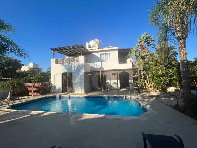 4-bedroom villa to rent: https://www.bazaraki.com/adv/5793414_4-bedroom-villa-to-rent (www.bazaraki.com)