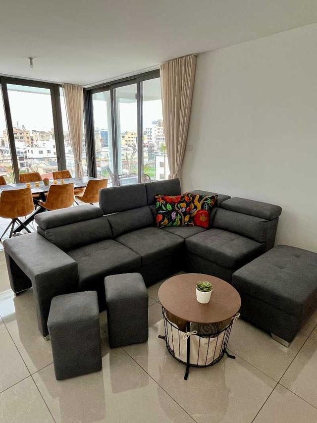 3-bedroom penthouse to rent: https://www.bazaraki.com/adv/5794730_3-bedroom-penthouse-to-rent (www.bazaraki.com)