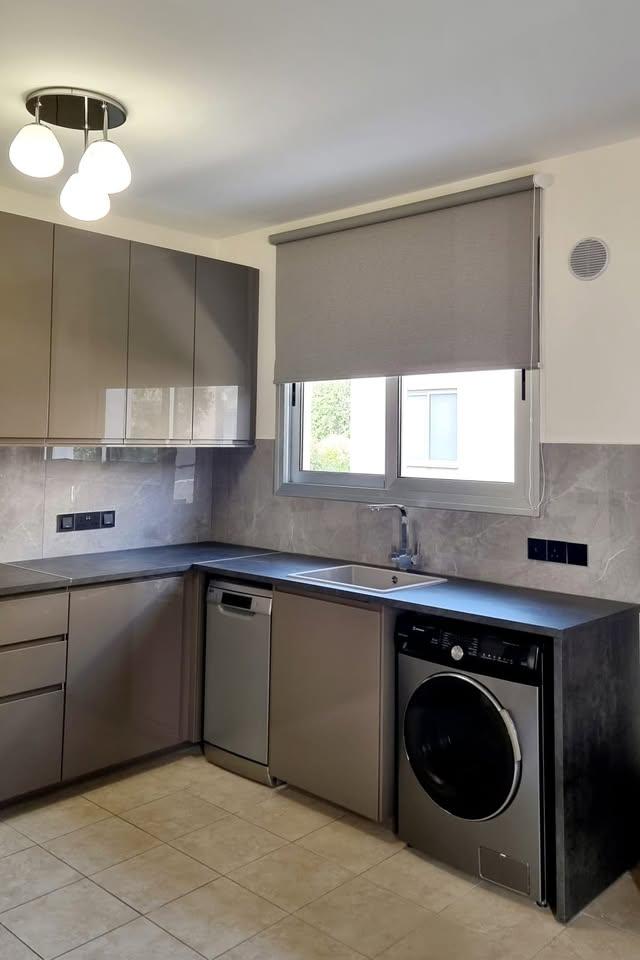 1 Bed 2 Baths Apartment/condo: https://www.facebook.com/marketplace/item/1410834563277009 (www.facebook.com)