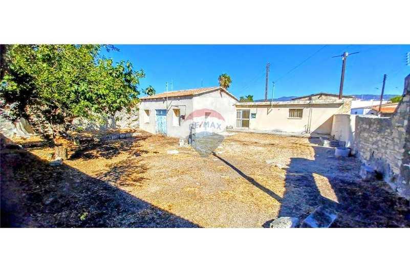 Residential land 365 m²: https://www.bazaraki.com/adv/5798078_residential-land-365-m2 (www.bazaraki.com)