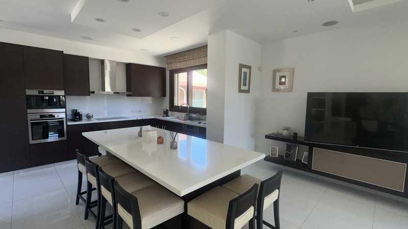 3-bedroom villa to rent: https://www.bazaraki.com/adv/5789066_3-bedroom-villa-to-rent (www.bazaraki.com)