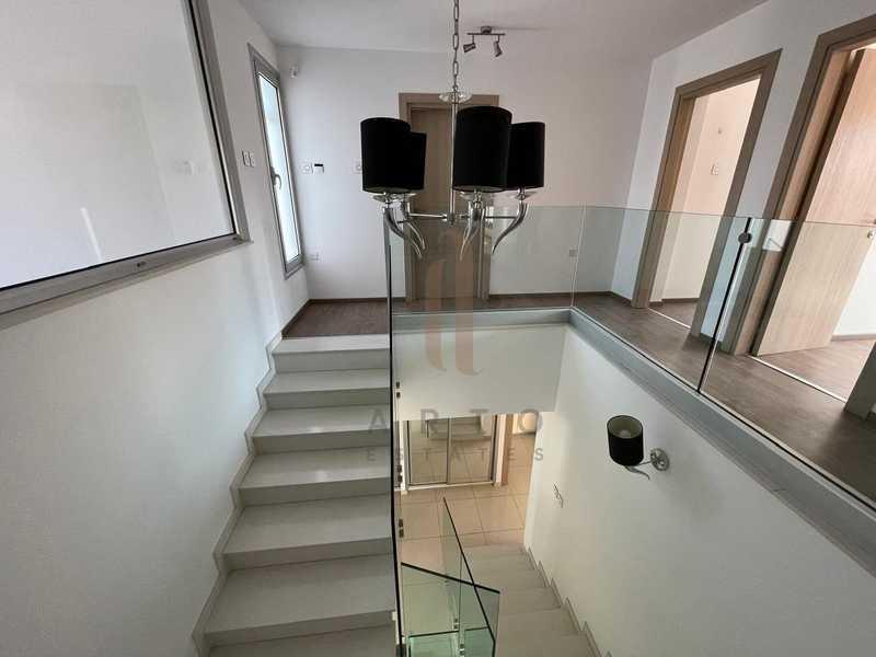 5-bedroom villa to rent: https://www.bazaraki.com/adv/5797382_5-bedroom-villa-to-rent (www.bazaraki.com)