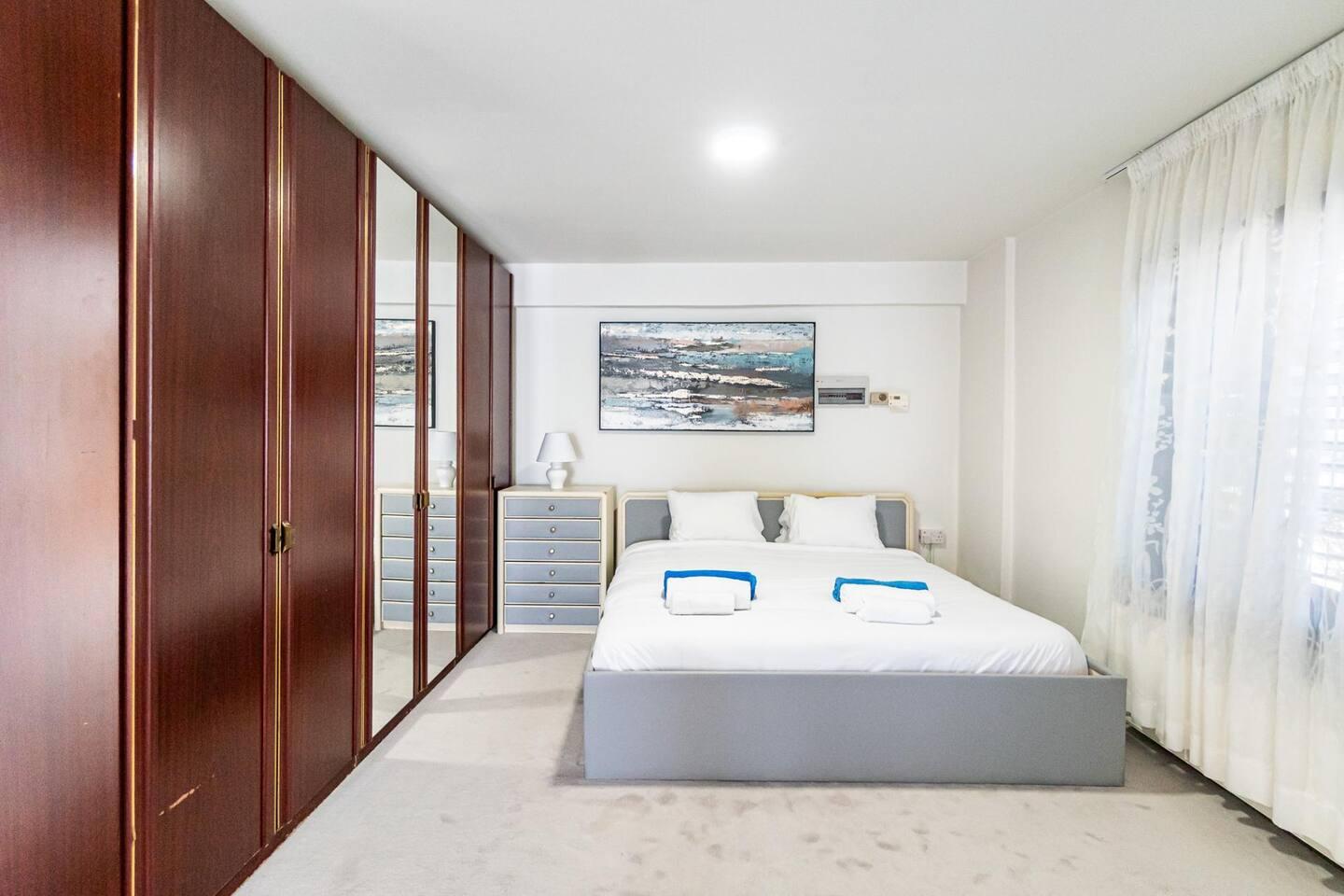 5-bedroom apartment in Paphos №152852: https://dom.com.cy/en/catalog/rent/152852/ (dom.com.cy)