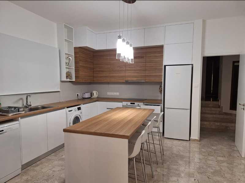3-bedroom apartment to rent: https://www.bazaraki.com/adv/5795495_3-bedroom-apartment-to-rent (www.bazaraki.com)