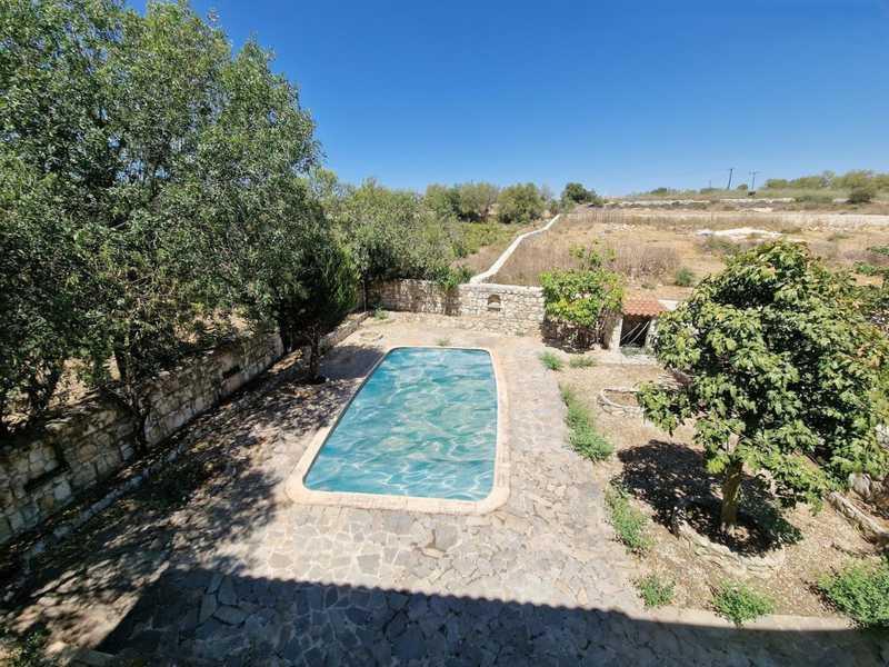 4-bedroom detached house for sale: https://www.bazaraki.com/adv/5799554_4-bedroom-detached-house-for-sale (www.bazaraki.com)