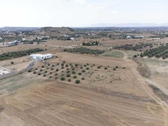 Residential land 3129 m²: https://www.bazaraki.com/adv/5787918_residential-land-3129-m2 (www.bazaraki.com)