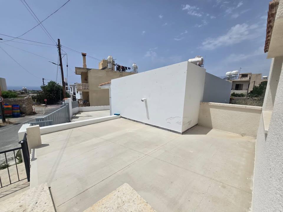 3 Beds 2 Baths House: https://www.facebook.com/marketplace/item/622762424144560 (www.facebook.com)