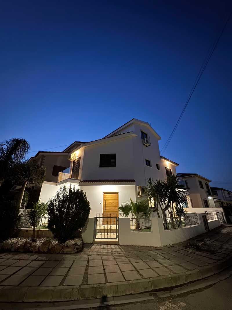 3-bedroom detached house to rent: https://www.bazaraki.com/adv/5799643_3-bedroom-detached-house-to-rent (www.bazaraki.com)