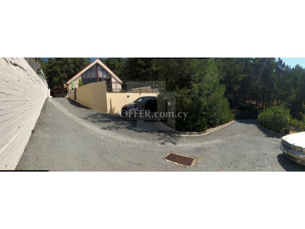 Extraordinary villa in a large plot of land in the heart of the forest in Platres.: https://www.offer.com.cy/en/extraordinary-villa-in-a-large-plot-of-land-in-the-heart-of-the-forest-in-platres/21-786181/ (www.offer.com.cy)