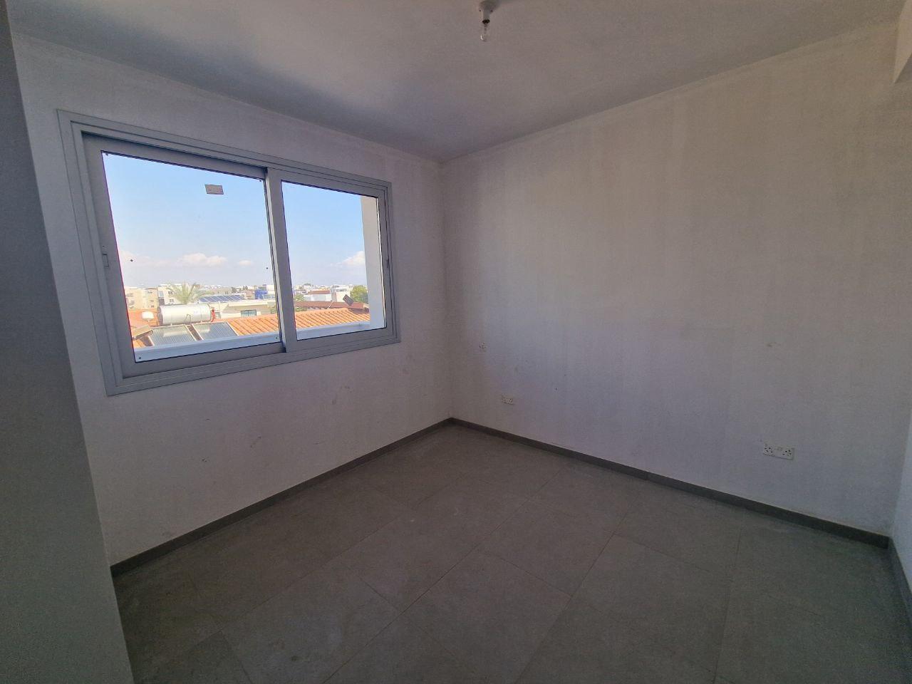 New 2-bedroom penthouse in Larnaca № 153918: https://dom.com.cy/en/catalog/sale/153918/ (dom.com.cy)