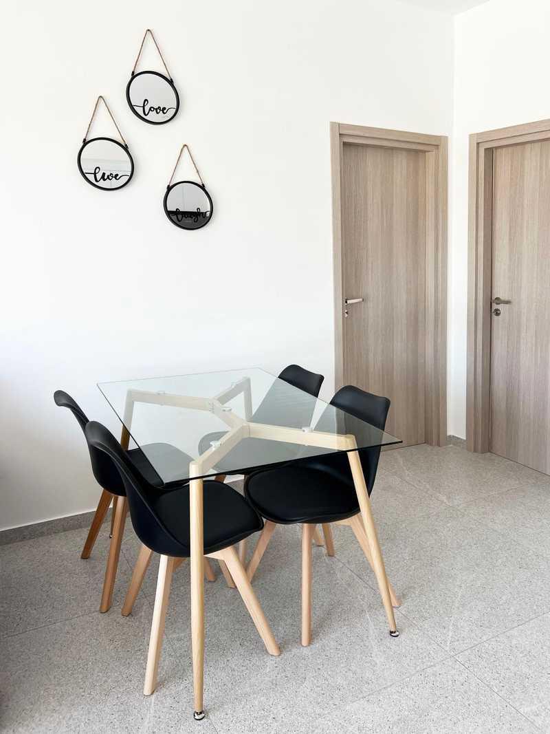 2-bedroom apartment to rent: https://www.bazaraki.com/adv/5788983_2-bedroom-apartment-to-rent (www.bazaraki.com)