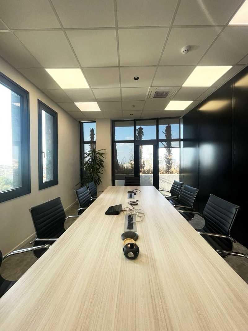 Office 255m² mesa geitonia: https://www.bazaraki.com/adv/5779512_beach-frond-office (www.bazaraki.com)