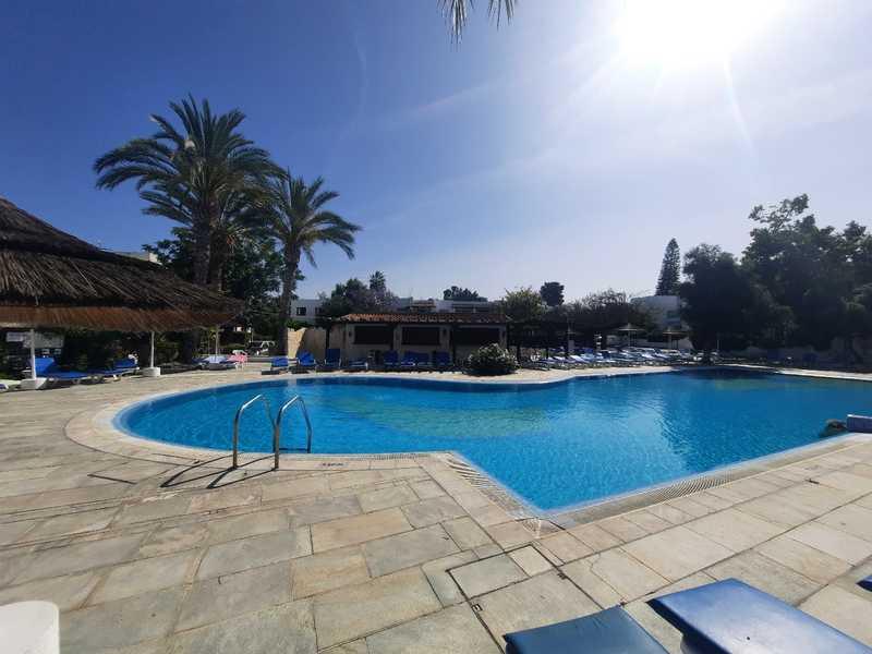 2-bedroom apartment for sale: https://www.bazaraki.com/adv/5795804_2-bedroom-apartment-for-sale (www.bazaraki.com)