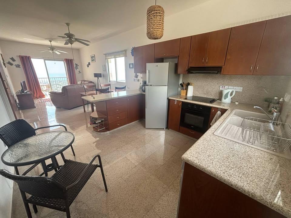 2 beds 1 bath Flat/apartment: https://www.facebook.com/marketplace/item/2848408678695148 (www.facebook.com)