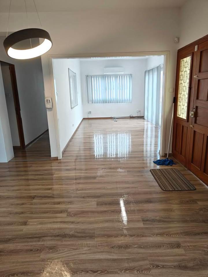 Γραφειο: https://www.facebook.com/marketplace/item/1398391221166903 (www.facebook.com)