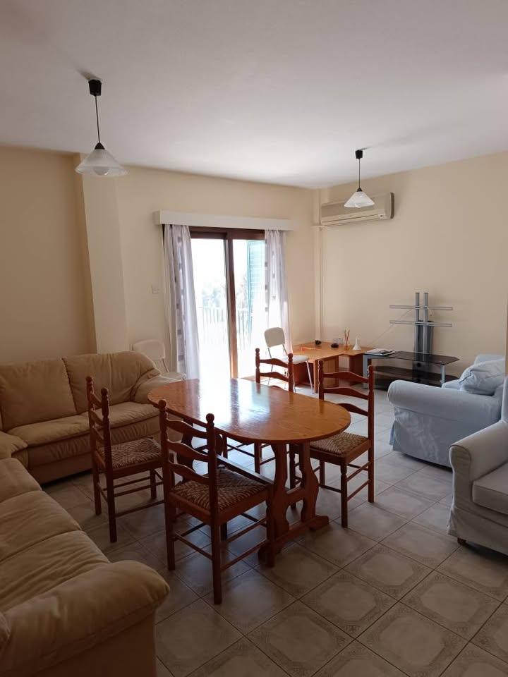 2 bedroom flat: https://www.facebook.com/marketplace/item/1026865659539266 (www.facebook.com)