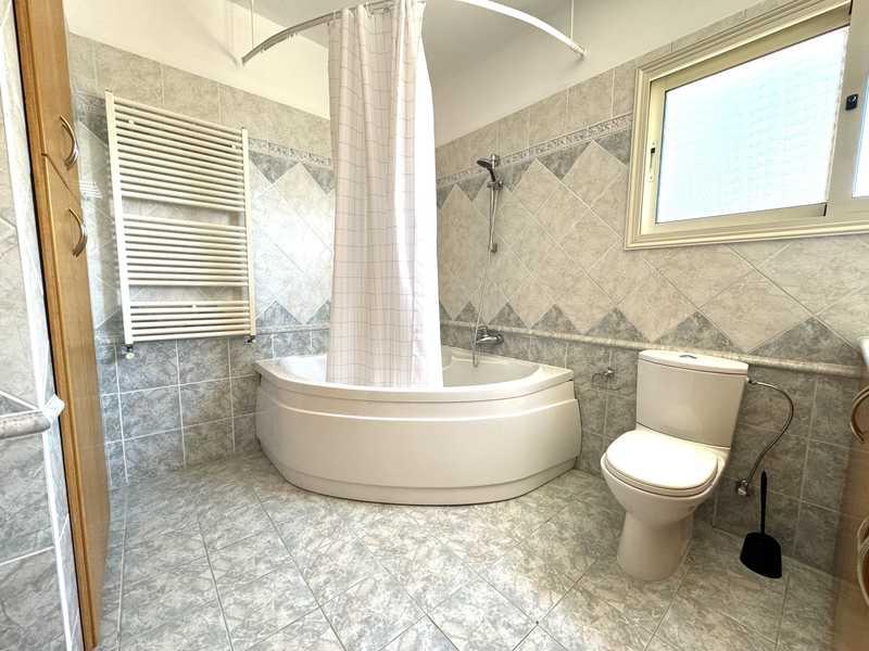 5-bedroom villa to rent: https://www.bazaraki.com/adv/5787703_5-bedroom-villa-to-rent (www.bazaraki.com)