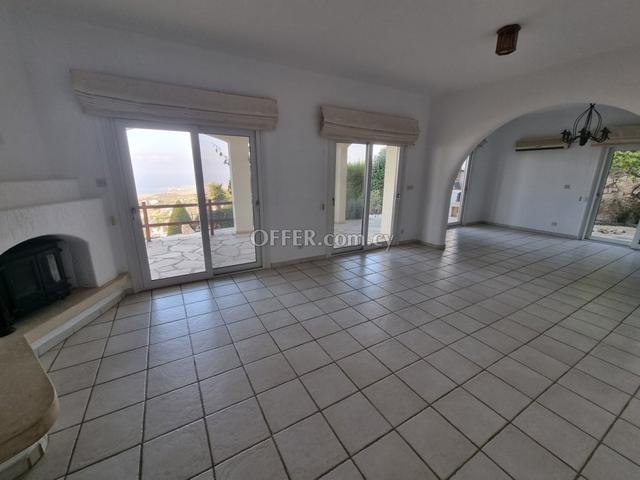 4-bedroom Detached Villa 321 sqm in Tala: https://www.offer.com.cy/en/4-bedroom-detached-villa-321-sqm-in-tala/21-816029/ (www.offer.com.cy)