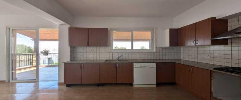 5-bedroom maisonette for sale: https://www.bazaraki.com/adv/5799747_5-bedroom-maisonette-for-sale (www.bazaraki.com)