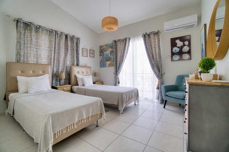 4-bedroom villa to rent: https://www.bazaraki.com/adv/5786421_4-bedroom-villa-to-rent (www.bazaraki.com)