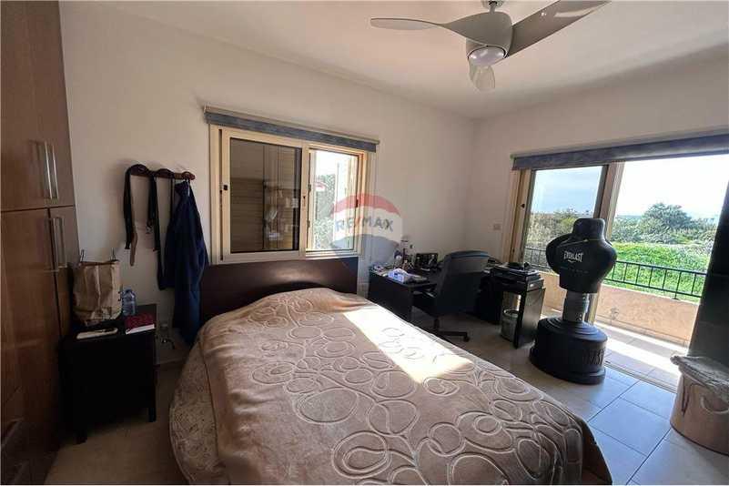 4-bedroom detached house for sale: https://www.bazaraki.com/adv/5797865_4-bedroom-detached-house-for-sale (www.bazaraki.com)