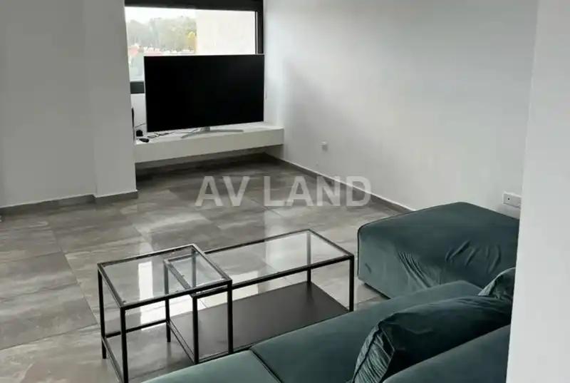 3-bedroom penthouse to rent: https://www.bazaraki.com/adv/5768081_3-bedroom-penthouse-to-rent (www.bazaraki.com)
