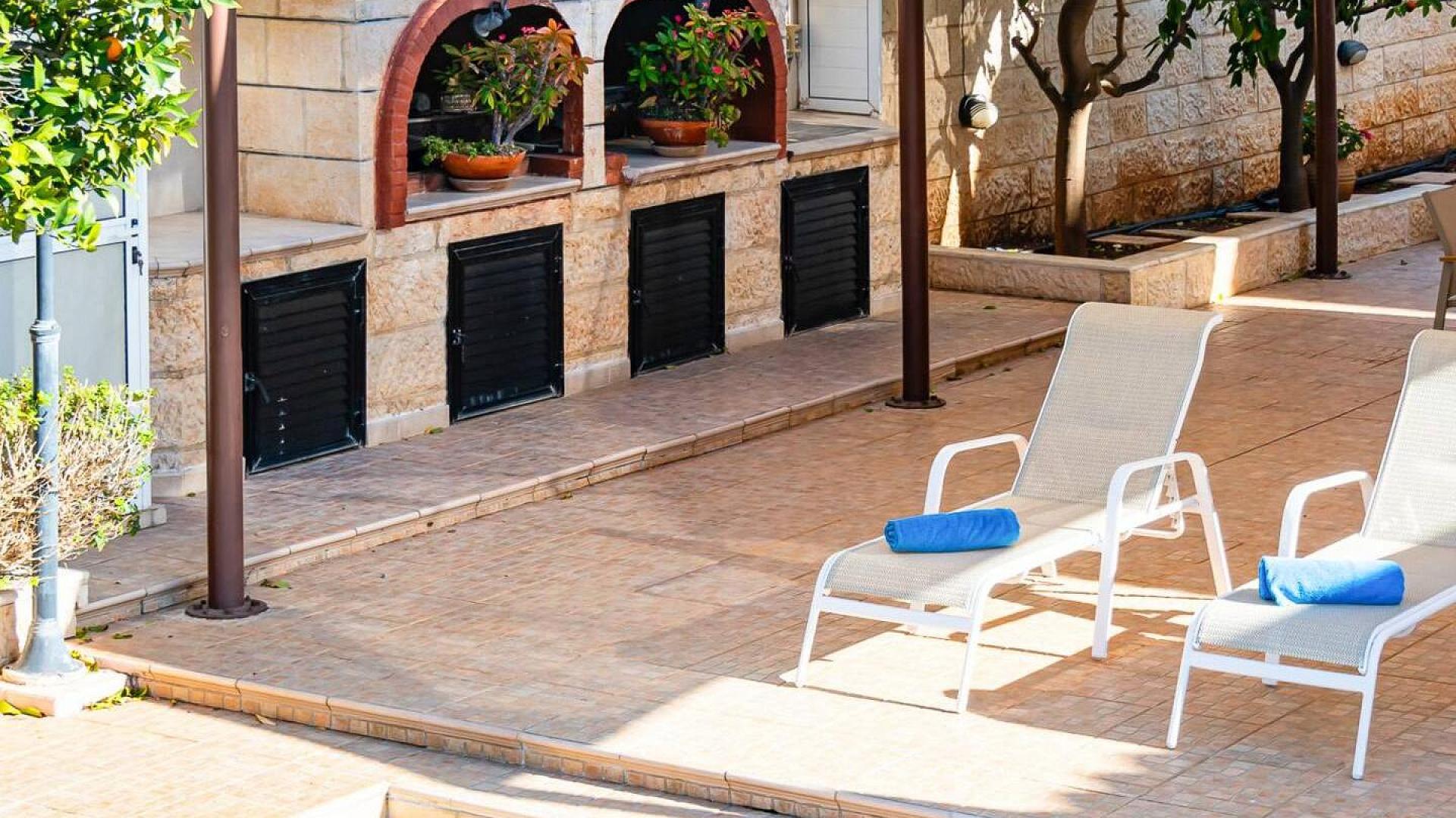 5-bedroom apartment in Paphos №152852: https://dom.com.cy/en/catalog/rent/152852/ (dom.com.cy)