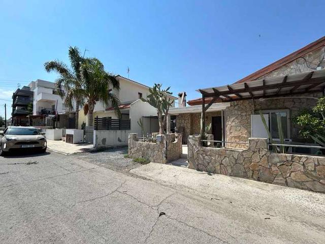 3-bedroom semi-detached for sale: https://www.bazaraki.com/adv/5794778_3-bedroom-semi-detached-for-sale (www.bazaraki.com)