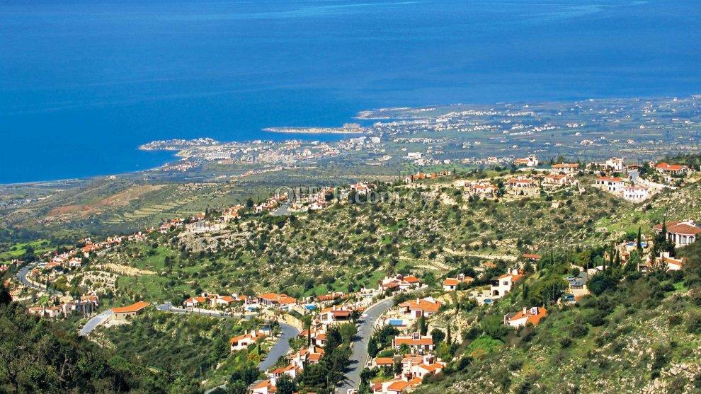 5 bed house for sale in Kamares Village Pafos: https://www.offer.com.cy/en/5-bed-house-for-sale-in-kamares-village-pafos/21-816336/ (www.offer.com.cy)