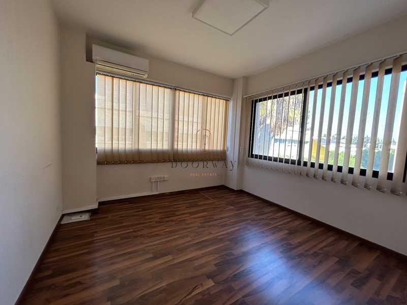 Office in mesa geitonia: https://www.bazaraki.com/adv/5796748_office-in-mesa-geitonia (www.bazaraki.com)
