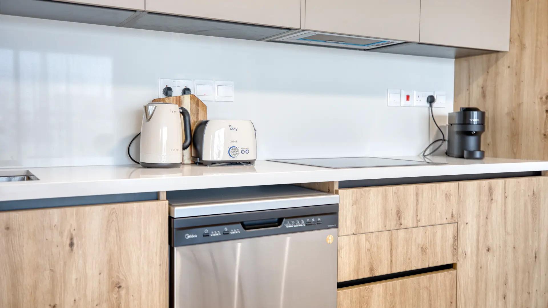 2-bedroom flat in Limassol №153723: https://dom.com.cy/en/catalog/rent/153723/ (dom.com.cy)