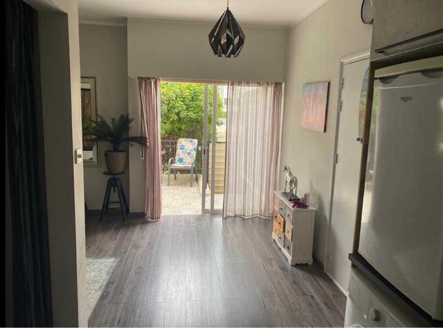 1-bedroom apartment to rent: https://www.bazaraki.com/adv/5794625_1-bedroom-apartment-to-rent (www.bazaraki.com)