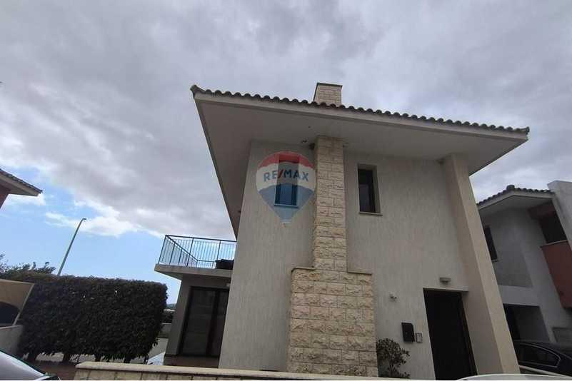 4-bedroom detached house for sale: https://www.bazaraki.com/adv/5793156_4-bedroom-detached-house-for-sale (www.bazaraki.com)