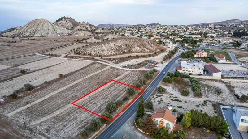 Commercial land 1190 m²: https://www.bazaraki.com/adv/5796526_commercial-land-1190-m2 (www.bazaraki.com)