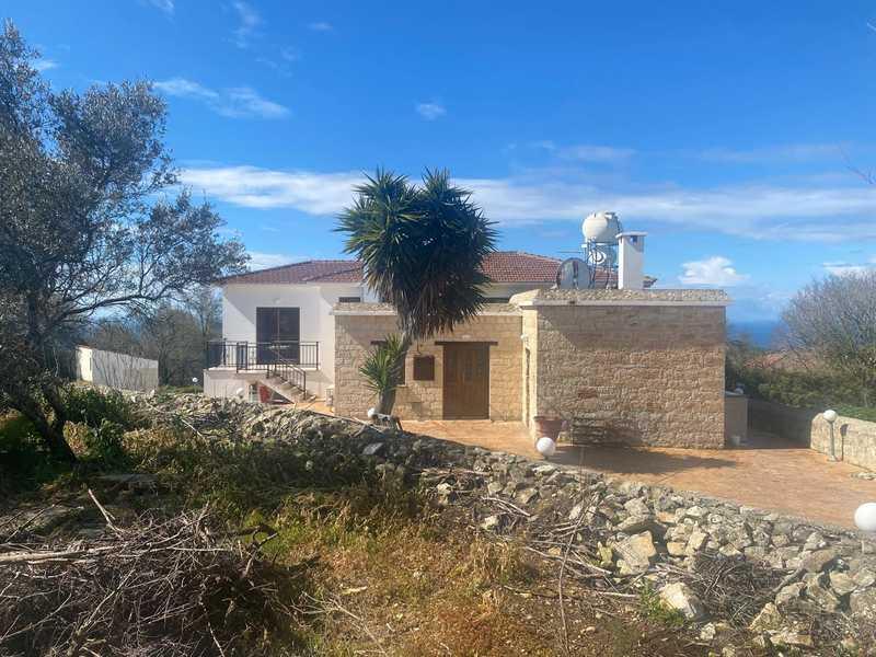 4-bedroom villa to rent: https://www.bazaraki.com/adv/5787886_4-bedroom-villa-to-rent (www.bazaraki.com)