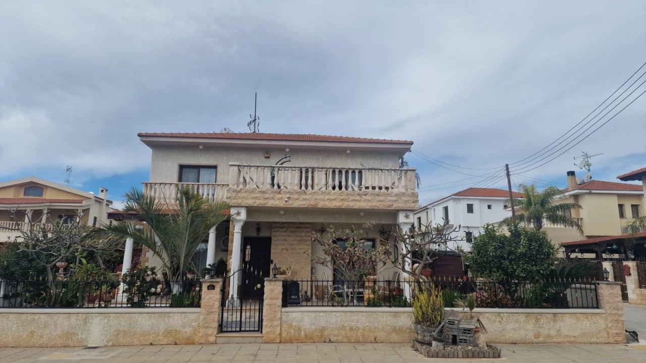 3-bedroom house in Larnaca № 153088: https://dom.com.cy/en/catalog/sale/153088/ (dom.com.cy)