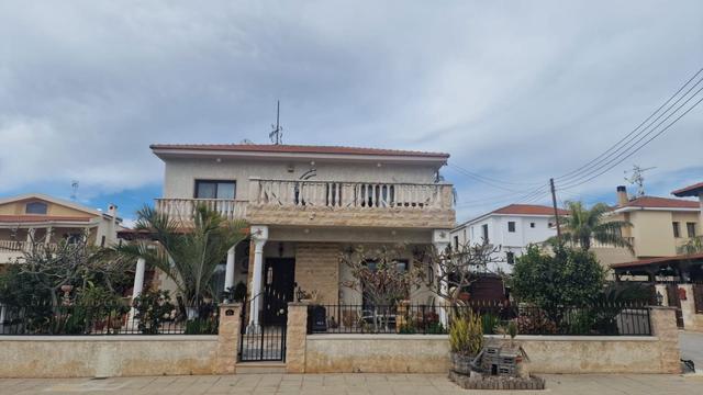 3-bedroom house in Larnaca № 153088: https://dom.com.cy/en/catalog/sale/153088/ (dom.com.cy)
