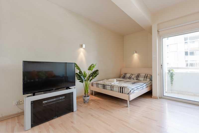 Very spacious studio flat in center limassol: https://www.bazaraki.com/adv/5766191_very-spacious-studio-flat-in-center-limassol (www.bazaraki.com)