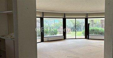 5 Bedroom House in Strovolos, Nicosia: https://www.offer.com.cy/en/5-bedroom-house-in-strovolos-nicosia/21-816074/ (www.offer.com.cy)
