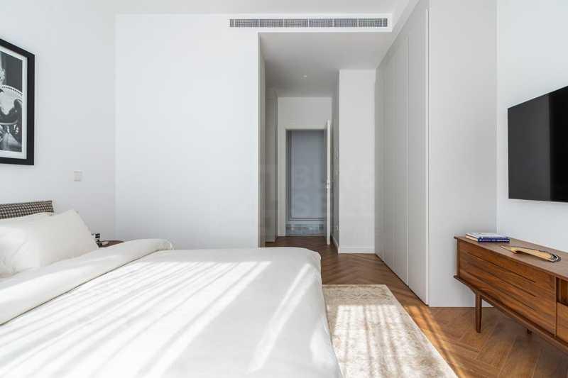 5-bedroom apartment to rent: https://www.bazaraki.com/adv/5797377_5-bedroom-apartment-to-rent (www.bazaraki.com)