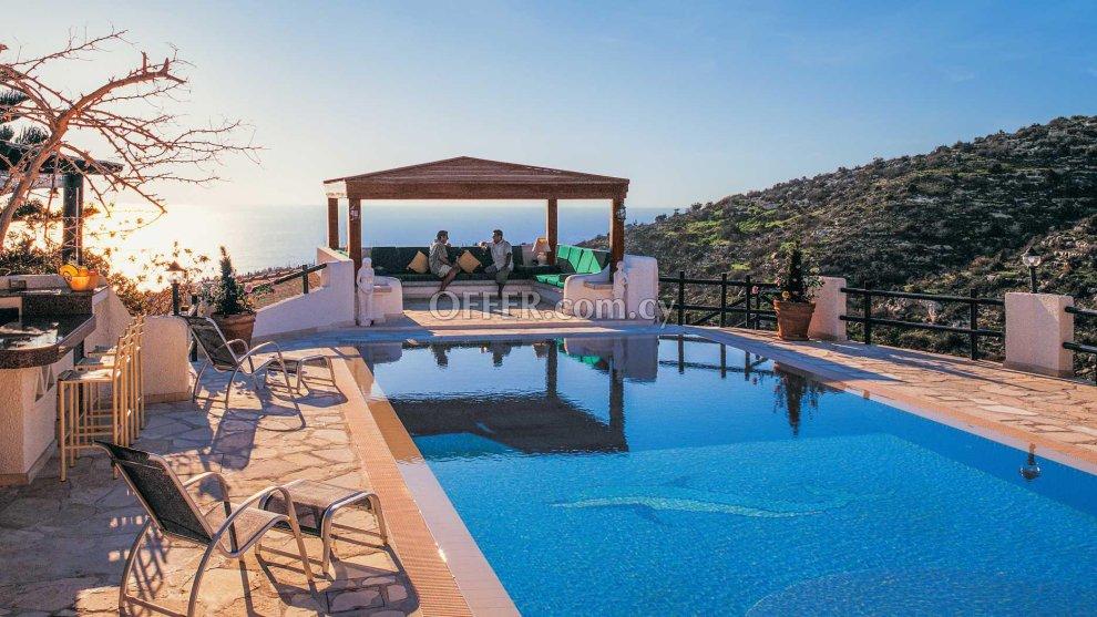 5 bed house for sale in Tsada Pafos: https://www.offer.com.cy/en/5-bed-house-for-sale-in-tsada-pafos/21-816335/ (www.offer.com.cy)