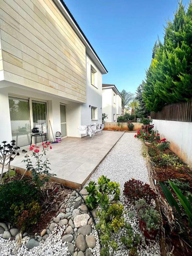 4-bedroom semi-detached for sale: https://www.bazaraki.com/adv/5765965_4-bedroom-semi-detached-for-sale (www.bazaraki.com)