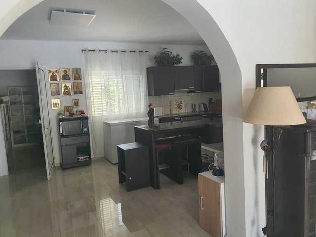 4-bedroom villa to rent: https://www.bazaraki.com/adv/5793414_4-bedroom-villa-to-rent (www.bazaraki.com)