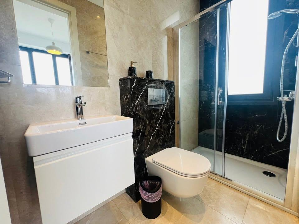 3 Beds 3 Baths Apartment/condo: https://www.facebook.com/marketplace/item/1189328872495519 (www.facebook.com)