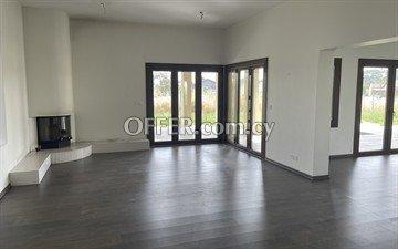 5 Bedroom House in Nisou, Nicosia: https://www.offer.com.cy/en/5-bedroom-house-in-nisou-nicosia/21-816557/ (www.offer.com.cy)