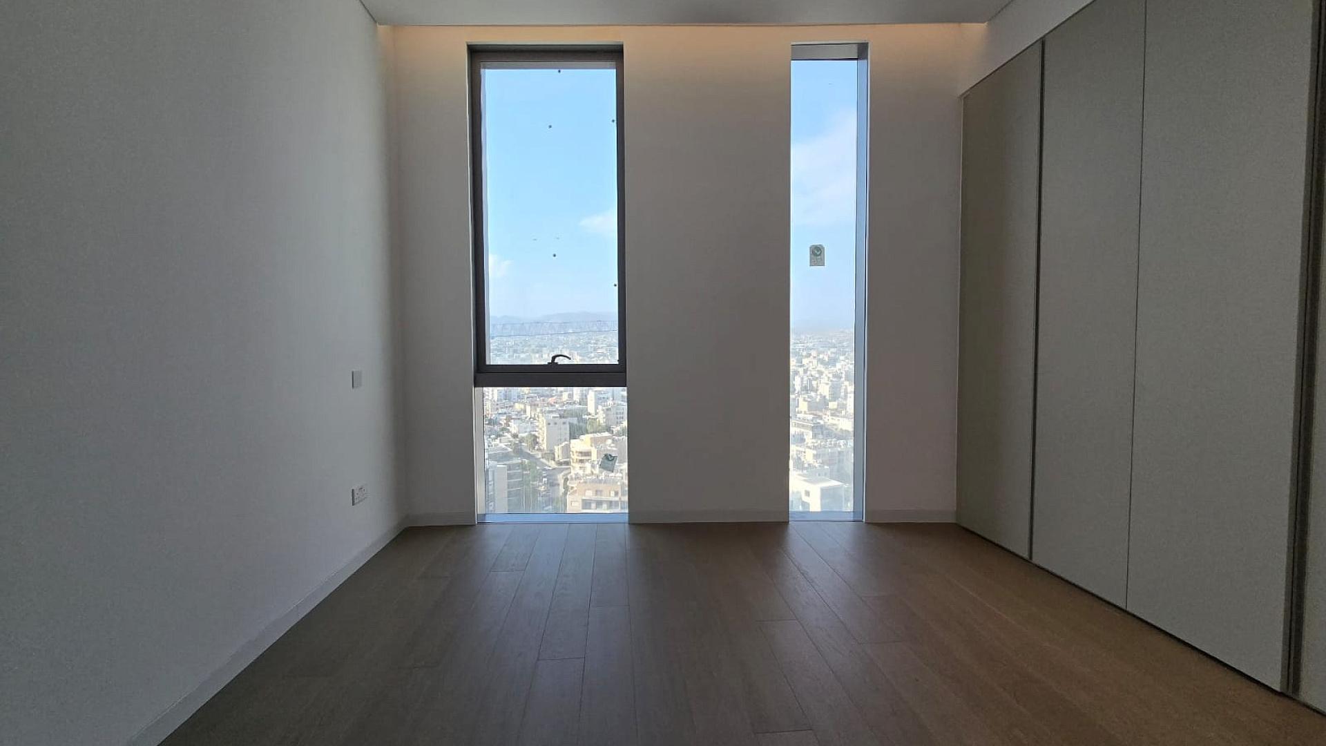 New 3-bedroom apartment in Limassol № 147763: https://dom.com.cy/en/catalog/sale/147763/ (dom.com.cy)