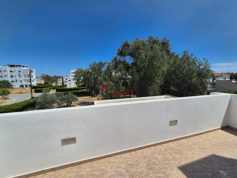 4-bedroom villa for sale: https://www.bazaraki.com/adv/5791407_4-bedroom-villa-for-sale (www.bazaraki.com)